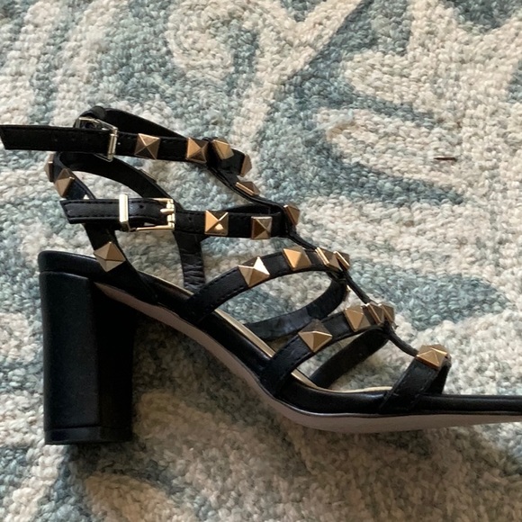 Heeled sandal - Picture 3 of 5